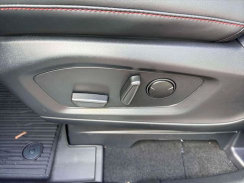 Used 2026 Ford Explorer ST-Line w/ ST-Line Street Pack AWD/4WD image 18
