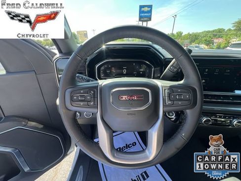Certified 2025 GMC Sierra 1500 SLT RWD image 17