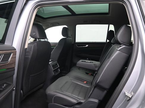 Used 2025 Volkswagen Atlas SEL AWD/4WD image 21