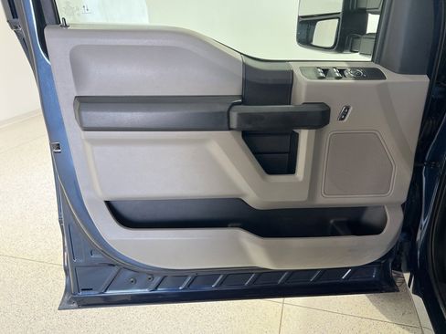 Used 2019 Ford F250 XL w/ Power Equipment Group image 18