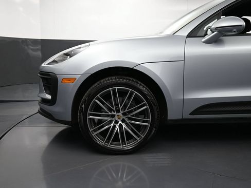 Certified 2026 Porsche Macan AWD/4WD image 12