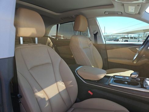 Used 2021 Audi Q8 Prestige w/ Prestige Package image 33