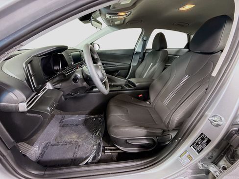 Used 2023 Hyundai Elantra SEL w/ Preferred Accessory Package image 22