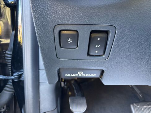 Used 2022 Ford F250 Lariat w/ Tremor Off-Road Package image 26