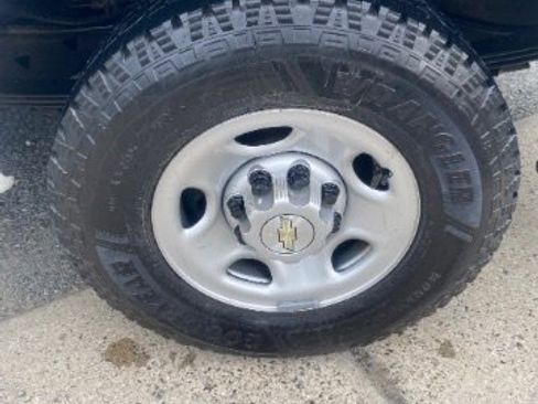 Used 2020 Chevrolet Express 2500 w/ Driver Convenience Package image 23