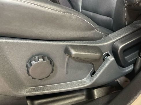 Used 2025 Ford Bronco Badlands image 12