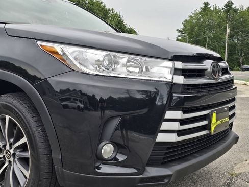 Used 2017 Toyota Highlander XLE w/ Carpet Mat Package AWD/4WD image 10
