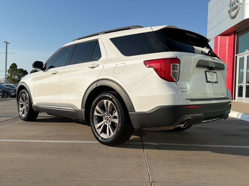 Used 2022 Ford Explorer XLT w/ Equipment Group 202A RWD image 11