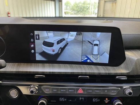 Used 2024 Kia Telluride SX w/ Towing Package image 49