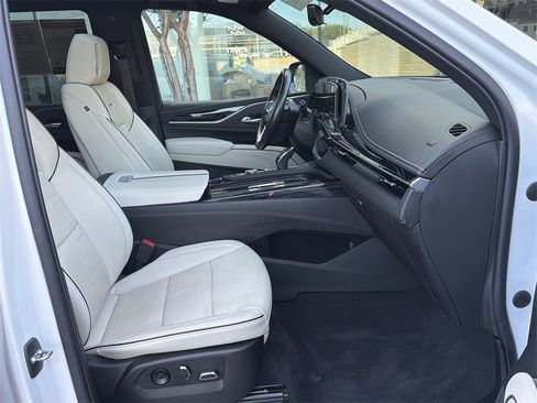 Certified 2022 Cadillac Escalade Sport image 13