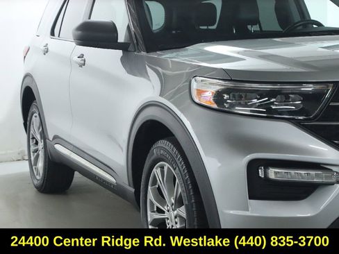 Used 2022 Ford Explorer XLT w/ Equipment Group 202A image 9