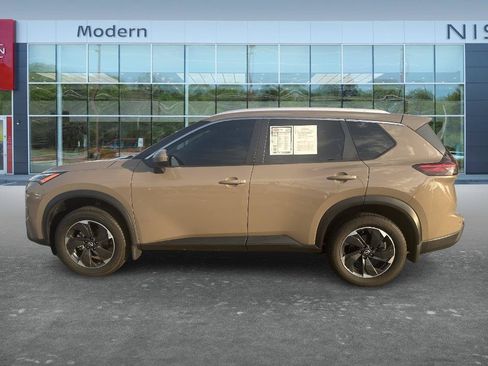 Certified 2024 Nissan Rogue SV w/ SV Premium Package AWD/4WD image 8