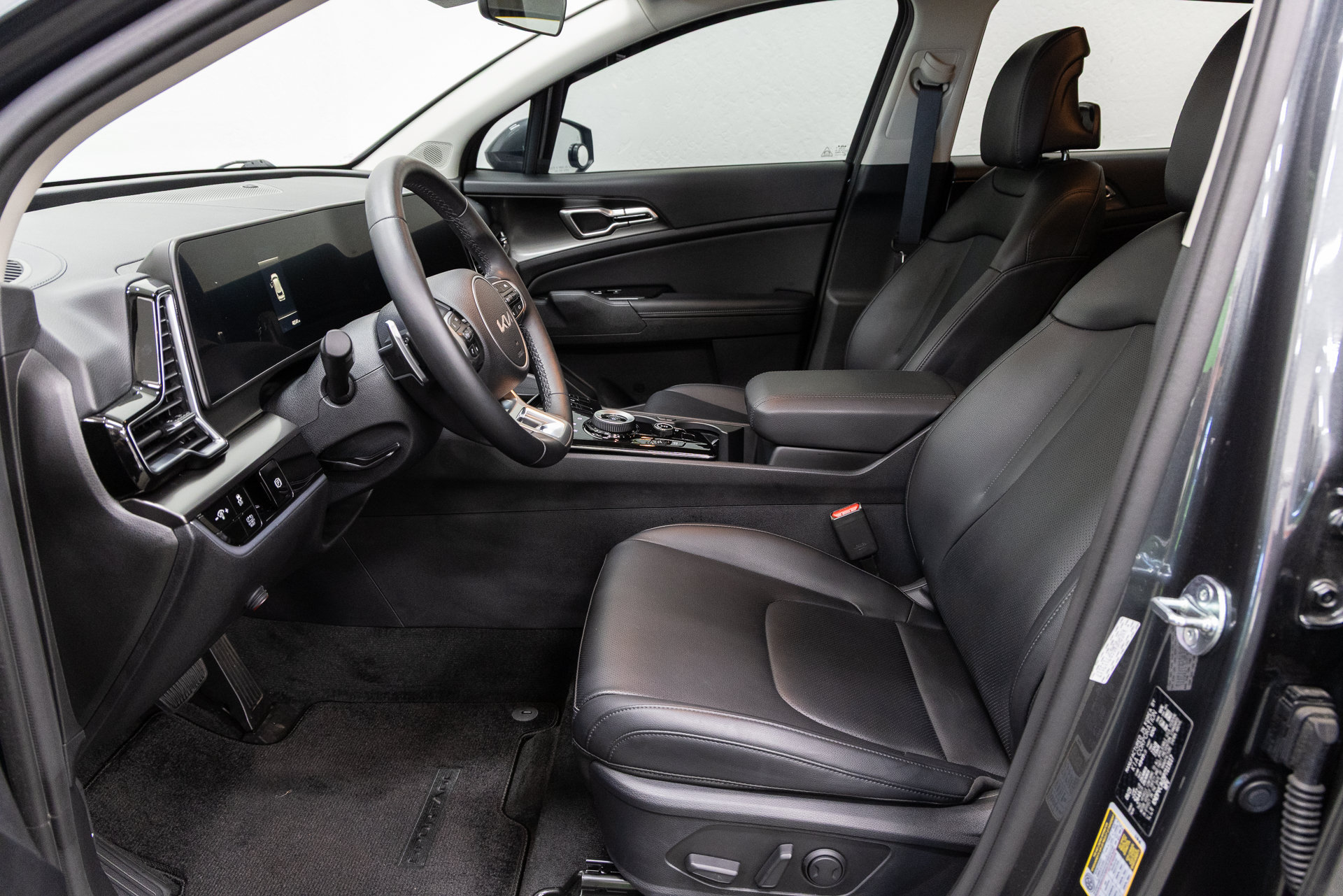 Used 2023 Kia Sportage EX AWD/4WD image 7