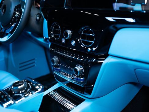 Used 2025 Rolls-Royce Phantom Sedan image 22