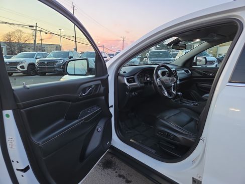 Used 2019 GMC Acadia SLT image 12