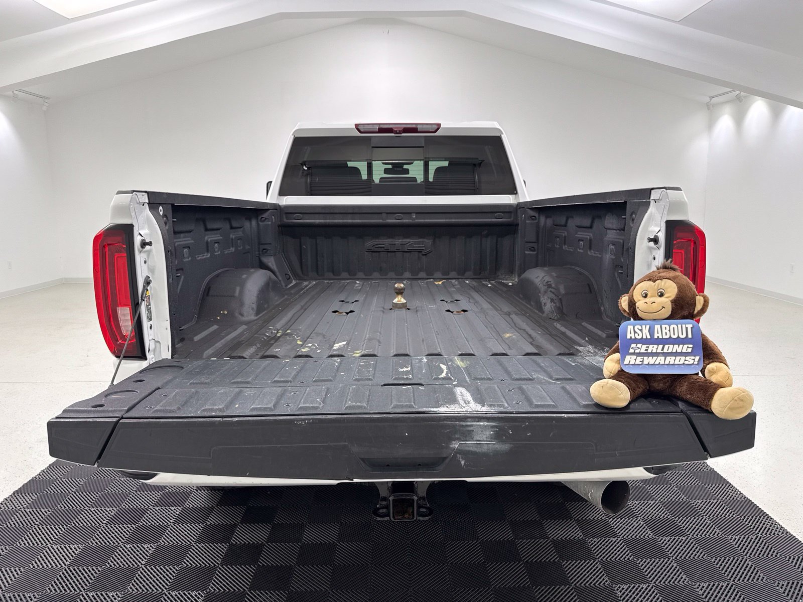 Used 2023 GMC Sierra 2500 AT4 w/ AT4 Preferred Package AWD/4WD image 8