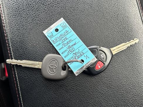 Used 2018 Toyota 4Runner TRD Off-Road Premium image 38