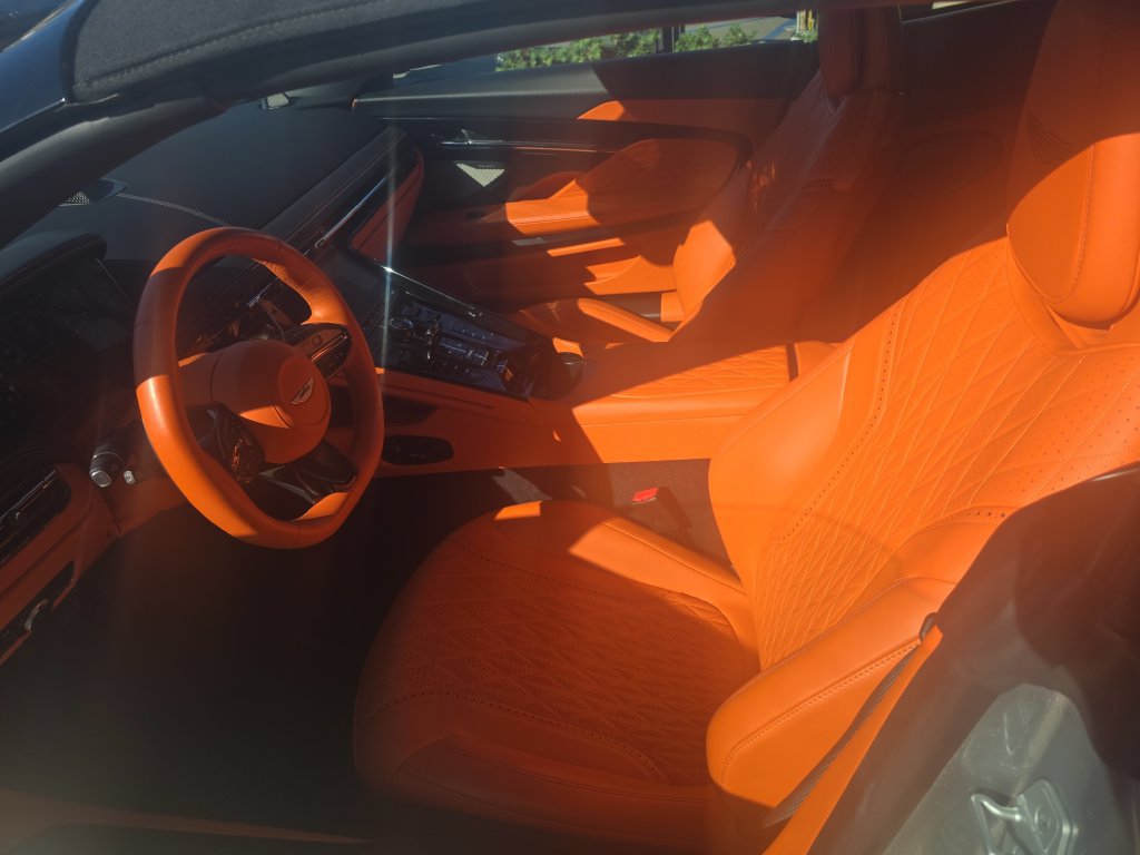 Used 2024 Aston Martin DB12 Convertible RWD image 9