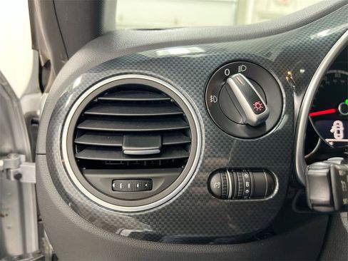 Used 2013 Volkswagen Beetle 2.0T image 16