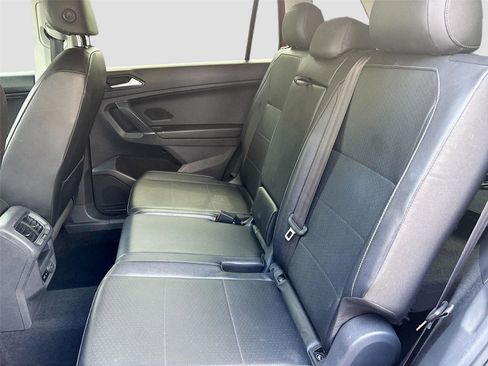 Used 2018 Volkswagen Tiguan SE w/ Front Fog Lights Package image 26