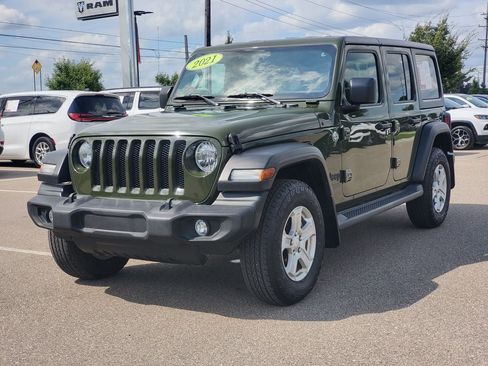 Used 2021 Jeep Wrangler Unlimited Sport AWD/4WD image 2