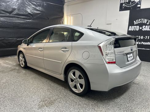 Used 2010 Toyota Prius Five image 4