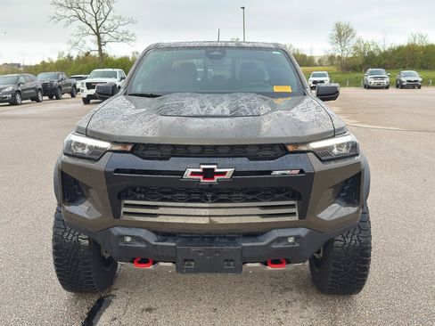Used 2025 Chevrolet Colorado ZR2 w/ Technology Package AWD/4WD image 9
