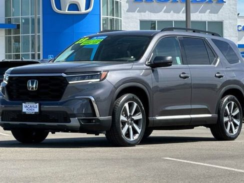 Certified 2023 Honda Pilot Touring image 8