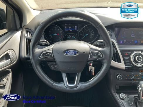 Used 2017 Ford Focus SE w/ Cold Weather Package FWD image 7