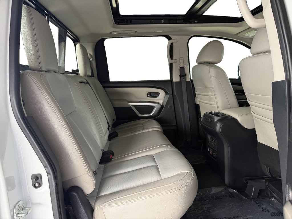 Used 2021 Nissan Titan SL w/ Moonroof Package AWD/4WD image 18