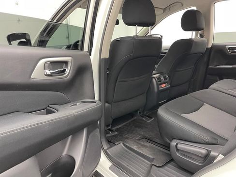 Used 2017 Nissan Pathfinder SV AWD/4WD image 35