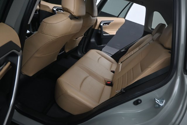Used 2022 Toyota RAV4 XLE Premium FWD image 15