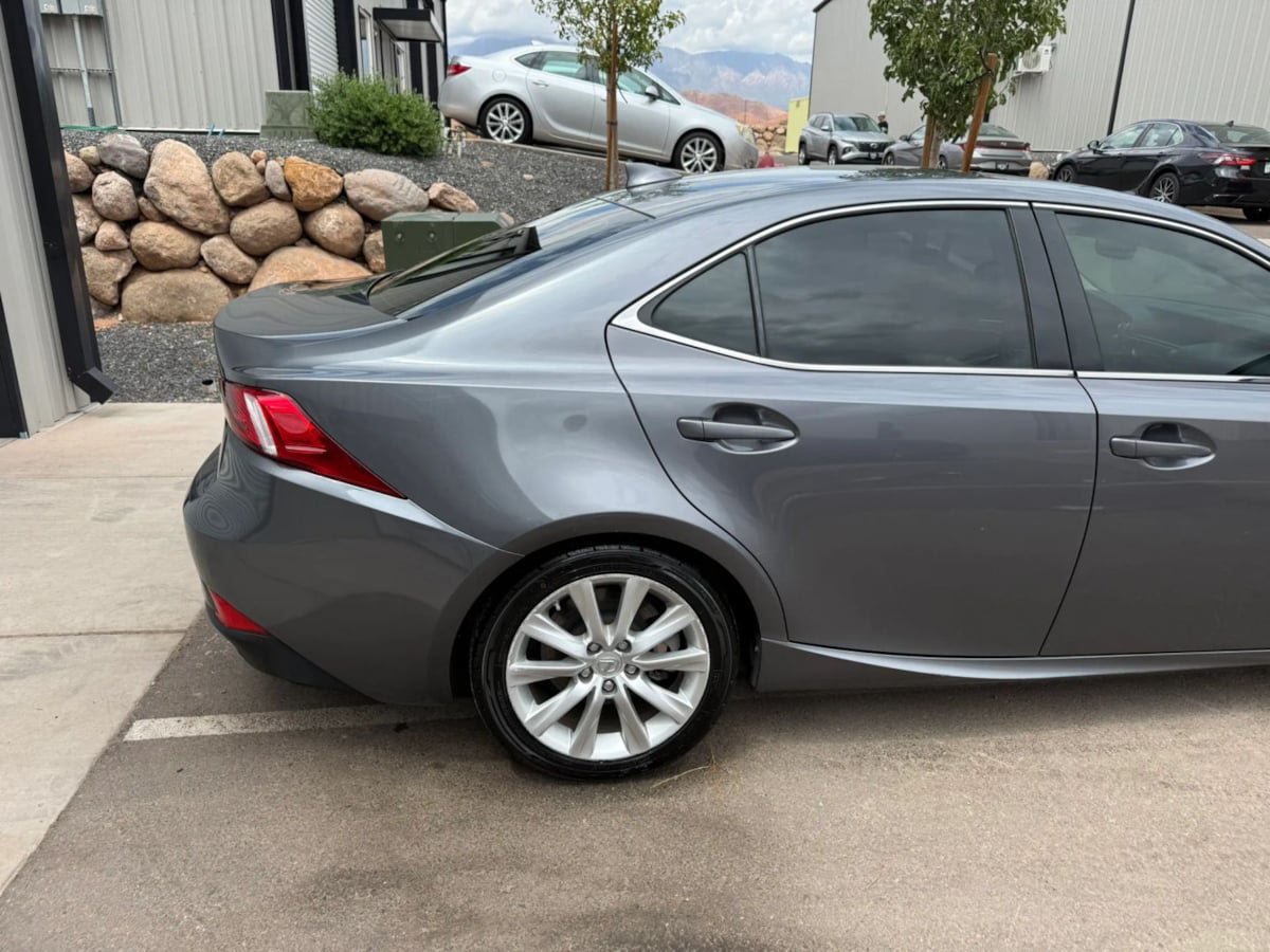 Used 2016 Lexus IS 200t RWD image 10