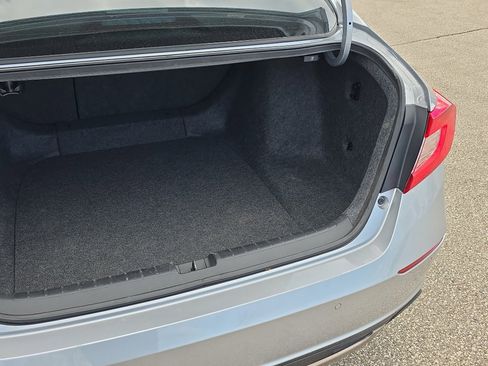 Used 2019 Honda Accord Touring image 8