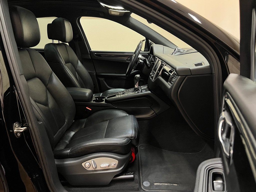 Used 2015 Porsche Macan S AWD/4WD image 24