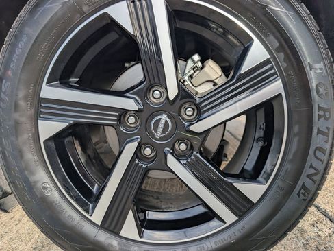 Used 2025 Nissan Sentra SV image 8