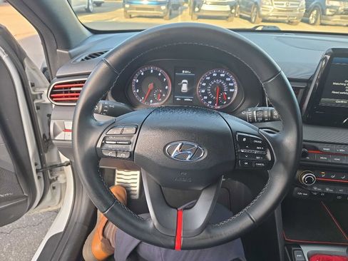 Used 2020 Hyundai Veloster Turbo R-Spec image 19