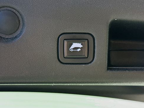 Used 2018 Chevrolet Equinox LT image 29