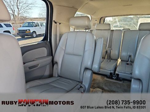 Used 2007 Chevrolet Suburban LT w/ LT Preferred Equipment Group image 15