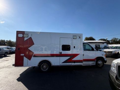 Used 2003 Ford E-450 and Econoline 450 image 5