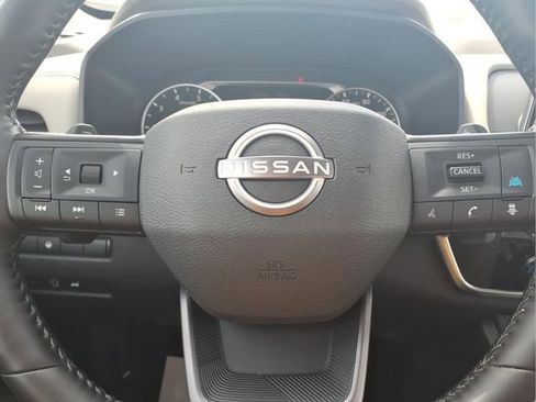 Used 2025 Nissan Rogue SV image 14