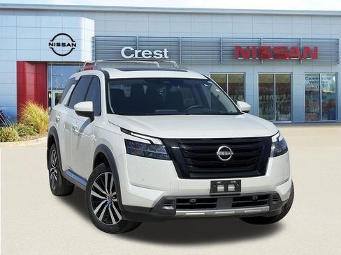 Certified 2023 Nissan Pathfinder Platinum w/ Black Appearance Package image 1