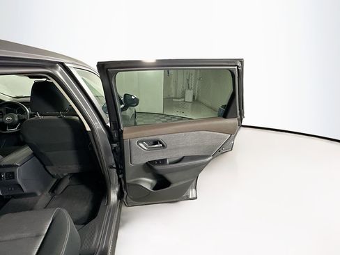 Used 2023 Nissan Rogue SV FWD image 28