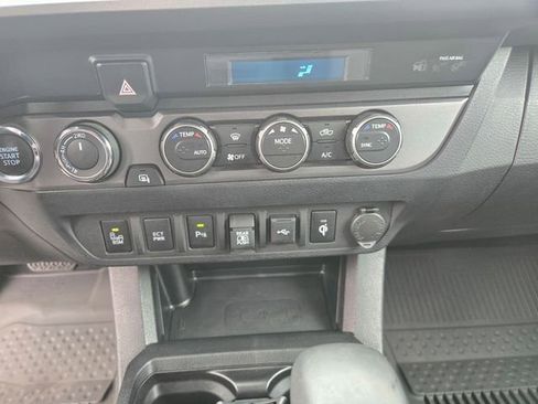 Used 2023 Toyota Tacoma TRD Off-Road w/ Advanced Technology Package AWD/4WD image 17