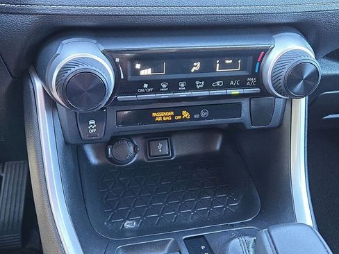 Used 2021 Toyota RAV4 LE image 26