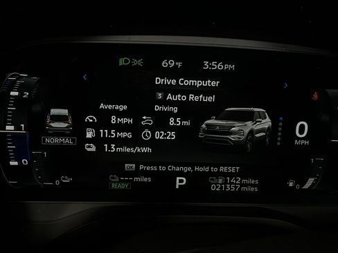 Used 2023 Mitsubishi Outlander SEL image 24