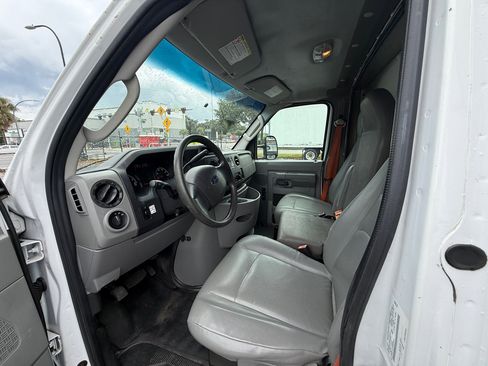 Used 2015 Ford E-350 and Econoline 350 Super Duty image 10