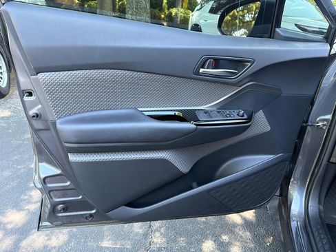 Used 2020 Toyota C-HR Limited FWD image 10