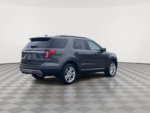Used 2016 Ford Explorer XLT w/ Equipment Group 202A AWD/4WD image 8