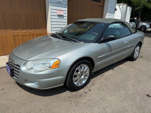 Used 2004 Chrysler Sebring Limited w/ Cold Weather Group FWD image 2